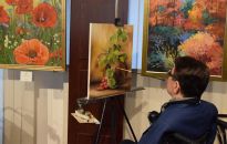 Malują ustami i nogami - niezwykła wystawa prac w rzeszowskim WDK