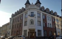 Kto wyremontuje dawny bank dla starostwa? Jest dwóch chętnych