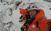 Alpinista Maciej Bedrejczuk cudem przeżył lawinę. Walczy o zdrowie 