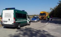 Parking  przy ulicy Towarowej dla samochodów z odpadami pod znakiem zapytania