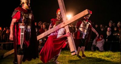 Misterium Męki Pańskiej w Niechobrzu obejrzało ponad 3 000 osób 