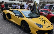 Rzeszowski Rynek zamienił się w parking dla sportowych samochodów