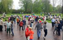 Wakacyjne potańcówki dla seniorów na Bulwarach [HARMONOGRAM]