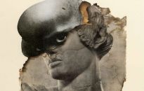 Meblo-instrumenty Roberta Kuśmirowskiego w galerii Pastuły pod Kolbuszową 