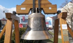 Dzwon Niepodległości zostaje na Placu Farnym! Co z Placem Wolności?