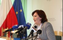 Ewa Leniart jako wojewoda zarobi mniej niż poseł