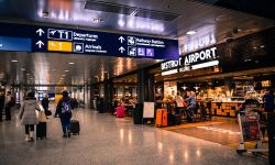 Bezstresowy pobyt na lotnisku - o co warto zadbać?