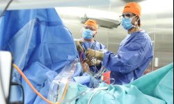 Operacje pokazowe i wykłady ekspertów podczas konferencji ortopedów w Rzeszowie