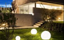 Wybieramy oświetlenie zewnętrzne do domu