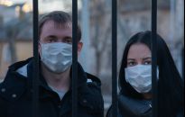 Od 1 kwietnia nowe zakazy. Będzie trudniej wytrzymać. Godziny na zakupy tylko dla starszych