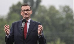 Wiec z premierem Morawieckim w Ogrodach Bernardyńskich