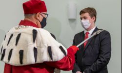 40 tysięcy osób na studiach w Rzeszowie. Inauguracja na UR w maseczkach