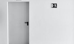 Jakie drzwi wybrać do nowoczesnego mieszkania?