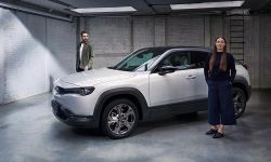 Projektanci nowej generacji oceniają Mazdę MX-30