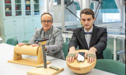 Zdalna rehabilitacja rąk? Wynalazcy z Politechniki Rzeszowskiej mówią tak