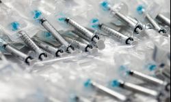 Od wtorku na szczepienia mogą się zapisywać 58-latkowie