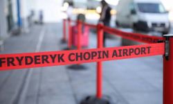 Dworczyk: pacjenci przetransportowani z Delhi będą badani, jaką mają odmianę koronawirusa