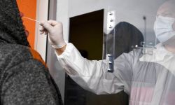 Ministerstwo Zdrowia: 2896 nowych zakażeń koronawirusem, zmarło 298 osób z COVID-19