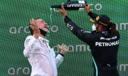 Lewis Hamilton zdobywa swoje setne pole position i odnosi kolejne zwycięstwo w barwach ekipy F1 Mercedes-AMG Petronas