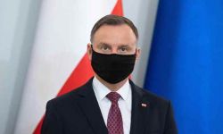 45 proc. Polaków pozytywnie ocenia działalność prezydenta; 44 proc. negatywnie