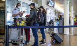 KE rekomenduje stopniowe łagodzenie restrykcji dotyczących podróżowania