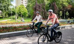 Konrad Fijołek z prezydentem Poznania. Rowerem po mieście