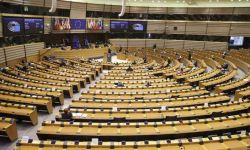 Parlament Europejski poparł unijne certyfikaty Covid