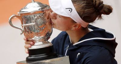 French Open: pierwszy wielkoszlemowy tytuł Krejcikovej w singlu