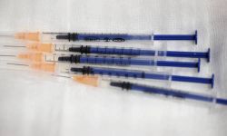 Wykonano ponad 24,3 mln szczepień przeciw COVID-19, w pełni zaszczepionych 9,6 mln osób