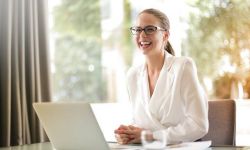 Sukienki do pracy - jakie wybrać?