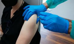 Wykonano ponad 28,3 mln szczepień przeciw COVID-19, w pełni zaszczepionych ponad 12,6 mln osób