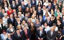 Prezydent wręczył odznaczenia osobom zasłużonym w walce z pandemią