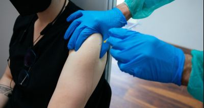 W Polsce w pełni zaszczepionych jest ponad 13,5 mln osób