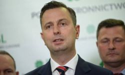 Kosiniak-Kamysz: żądamy obniżenia na wakacje i po wakacjach cen benzyny