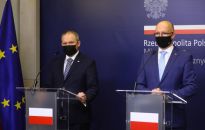 Wawrzyk: przed wjazdem do Polski należy wypełnić elektroniczną kartę lokalizacji