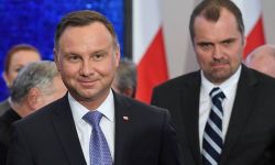 Prezydent wręczył nominacje nowym ministrom w swojej kancelarii: Jakubowi Kumochowi i Bognie Janke