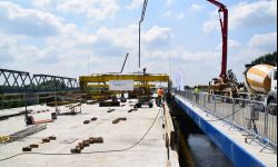 Obie nitki 400- metrowego mostu na S19 połączyły San