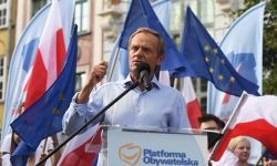 Tusk: jesteśmy Polakami po to, żeby dzielić się między sobą dobrem i solidarnością