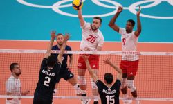 Tokio - falstart siatkarzy, wygrana Świątek, tłumy kibiców na kolarstwie