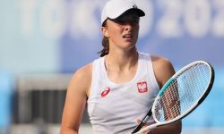 Tokio: Tenis - Iga Świątek wyeliminowana w drugiej rundzie