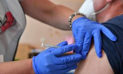 W Polsce wykonano ponad 33,8 mln szczepień; w pełni zaszczepionych jest ponad 17 mln osób