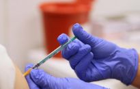 W pełni zaszczepionych przeciw COVID-19 jest w Polsce ponad 17,5 mln osób