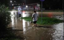 Podtopienia w Krakowie - tysiąc zgłoszeń do straży, ewakuacje