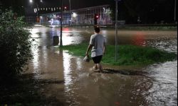 Podtopienia w Krakowie - tysiąc zgłoszeń do straży, ewakuacje