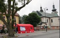 Najniższy odsetek zaszczepionych przeciw COVID-19 jest w Czarnym Dunajcu, najwyższy w Podkowie Leśnej