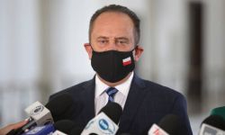 Wiceministrowie MRPiT Iwona Michałek, Andrzej Gut-Mostowy i Grzegorz Piechowiak podali się do dymisji