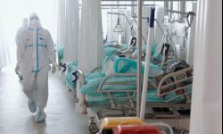 Dr Sutkowski: w szczycie czwartej fali będzie od kilku do kilkunastu tys. zakażeń dziennie