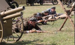 Na polach Ossowa odbyła się rekonstrukcja walk z sierpnia 1920 r.