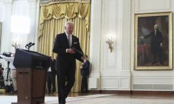 USA: wskaźnik popularności Bidena spadł do najniższego poziomu w br.