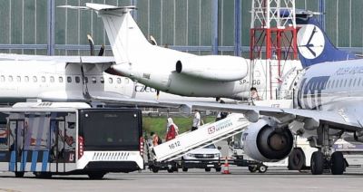 Szef MON: kolejna grupa osób ewakuowanych z Kabulu wylądowała w Warszawie